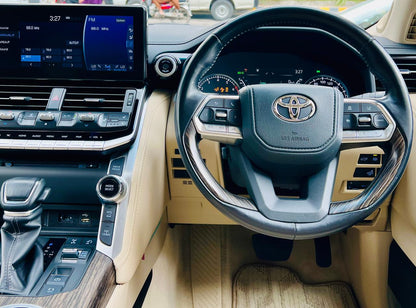 Toyota Land Cruiser LC 300 ZX 2022