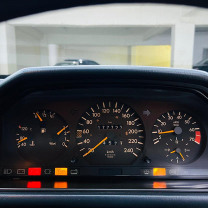 Mercedes Benz E Class E220 M/T 1993