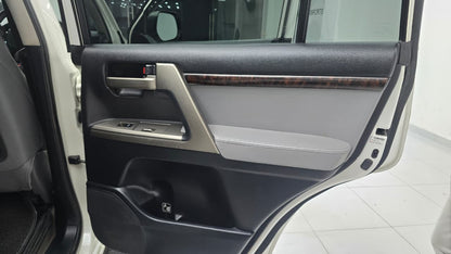 Toyota Land Cruiser Zx Full House 2010