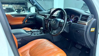 Lexus LX 570 Black Sequence 2020