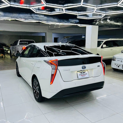 Toyota Prius S Safety Package 2018