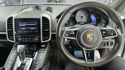 PORSCHE Cayenne Hybrid Platinum Edition  2017