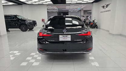 Lexus ES 2500cc Hybrid 2021
