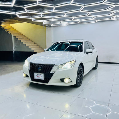 Toyota Crown ATHLETE Hybrid 2013