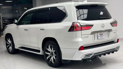 Lexus LX 570 Black Sequence 2020