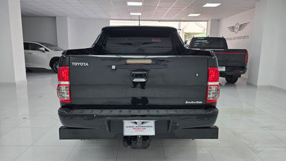 Toyota Hilux Vigo Invincible 2013