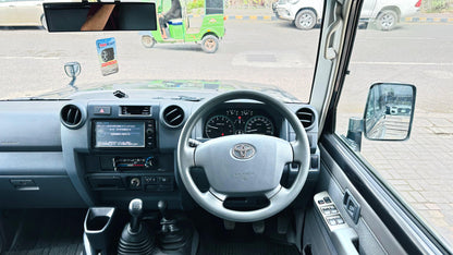 Toyota Land Cruiser 70 Series M/T 1997