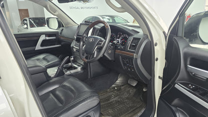 Toyota Land Cruiser AxG Selection  2016
