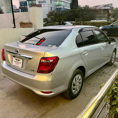 Toyota Corolla Axio Hybrid   2018