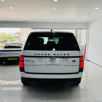 Range Rover Vogue P400e SWB 2019