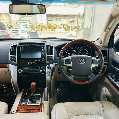 Toyota Land Cruiser ZX 4.6 Petrol 2014