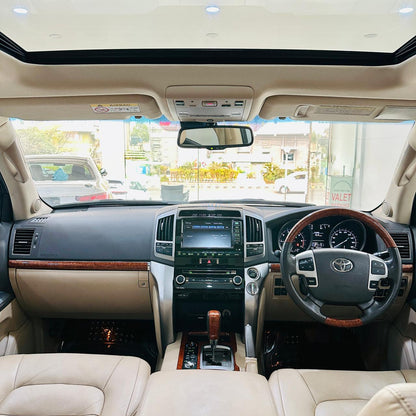 Toyota Land Cruiser ZX 4.6 Petrol 2014