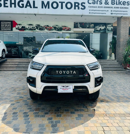 Toyota Hilux Revo GR-S 2.8D 2025