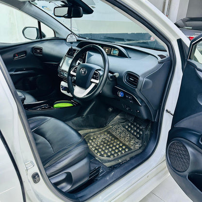 Toyota Prius S Safety Package 2018