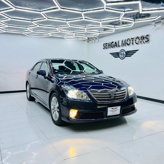 Toyota Crown 3.5L Hybrid Royal Saloon 2011