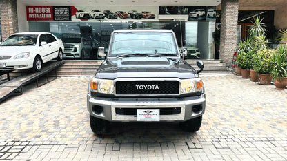Toyota Land Cruiser 70 Series M/T 1997