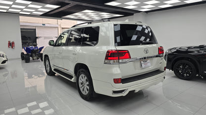 Toyota Land Cruiser AxG Selection  2016