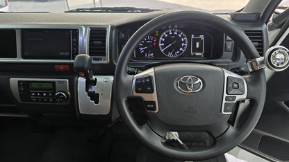 Toyota Hiace GL 2023