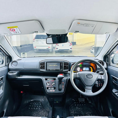 Daihatsu mira L SA3 4WD 2022