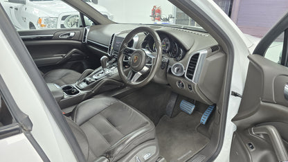 PORSCHE Cayenne Hybrid Platinum Edition  2017