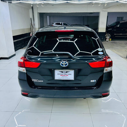 Toyota Corolla Fielder  X Hybrid 2017