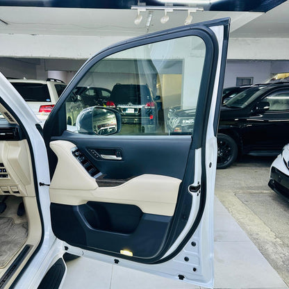 Toyota Land Cruiser LC 300 ZX 2022