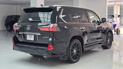 Lexus LX 570 Black Sequence 2020