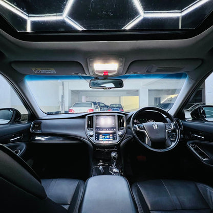 Toyota Crown ATHLETE Hybrid 2013