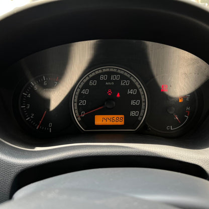 Suzuki Swift DLX 1.3 M/T 2015