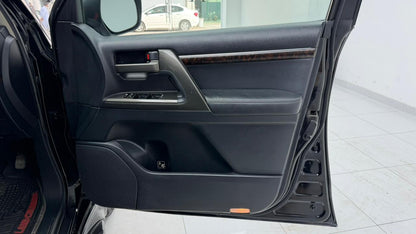 Toyota Land Cruiser AxG  Black Leather Selection  2009