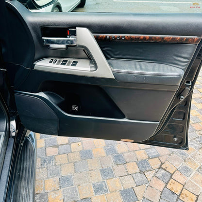 Toyota Land Cruiser ZX 4.6 Petrol 2013