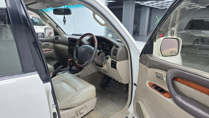 Toyota Land Cruiser Cygnus 2000