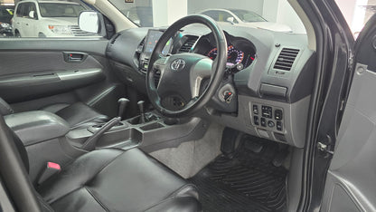 Toyota Hilux Vigo Invincible 2013
