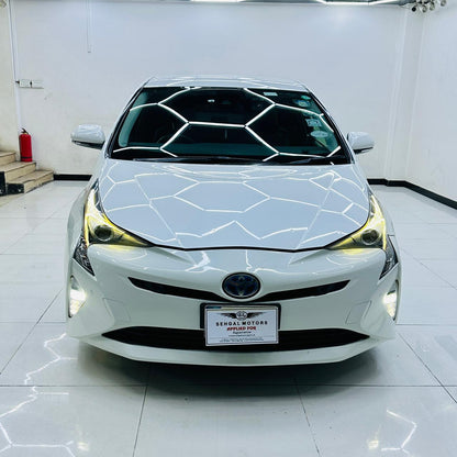 Toyota Prius S Safety Package 2018