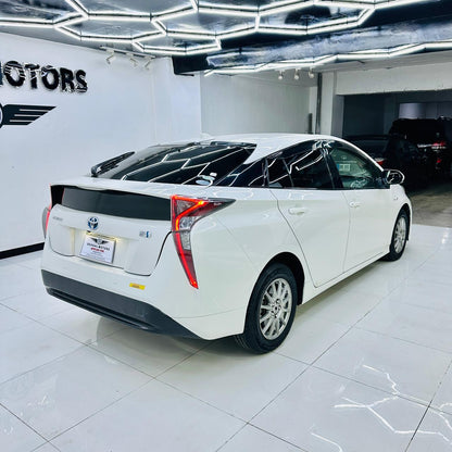 Toyota Prius S Safety Package 2018