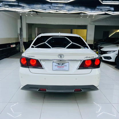 Toyota Crown ATHLETE Hybrid 2013