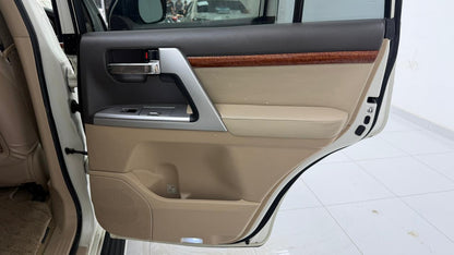 Toyota Land Cruiser Axg 2014