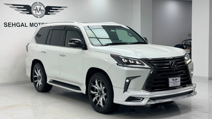 Lexus LX 570 Black Sequence 2020