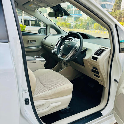 Toyota Prius Alpha Cx S Package  2020