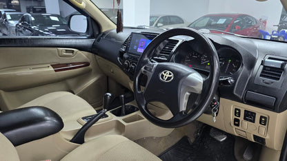 Toyota vigo G Auto 2014