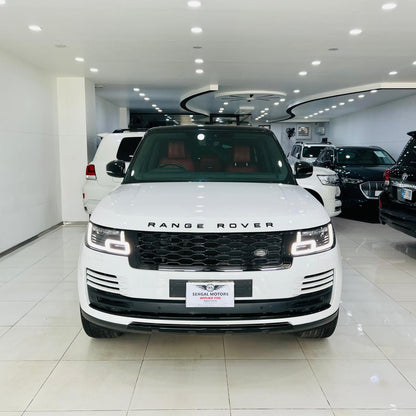 Range Rover Vogue P400e SWB 2019