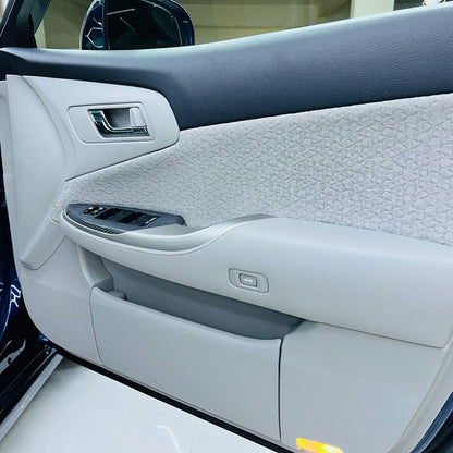 Toyota Crown 3.5L Hybrid Royal Saloon 2011