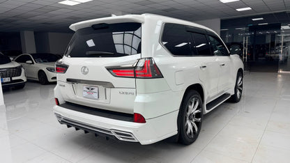 Lexus LX 570 Black Sequence 2020