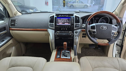 Toyota Land Cruiser Zx Full House 2012