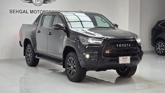 Toyota Hilux Revo GR-S 2025