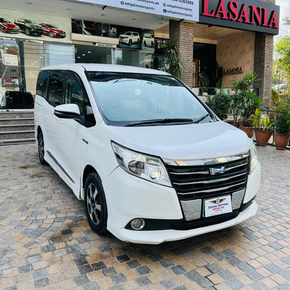 Toyota Noah G Package Hybrid 2014