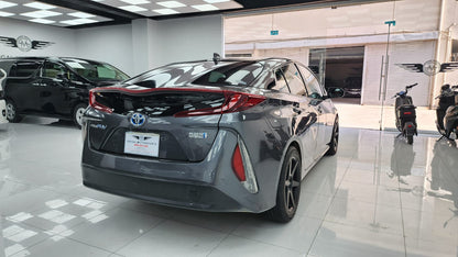 Toyota Prius PHV 2017
