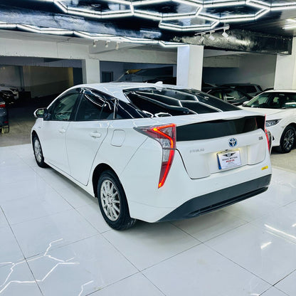 Toyota Prius S Safety Package 2018