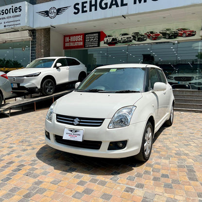 Suzuki Swift DLX 1.3 M/T 2015