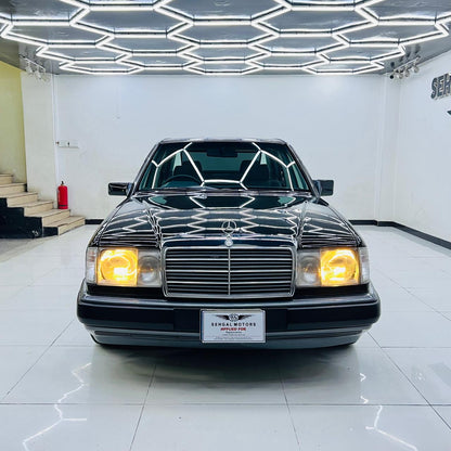 Mercedes Benz E Class E220 M/T 1993